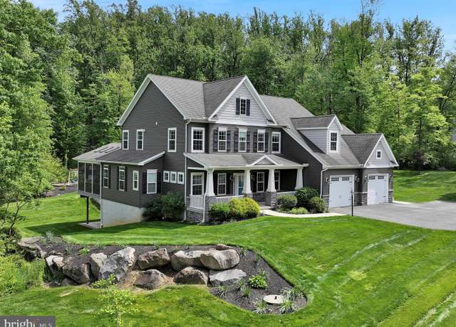Property at 226 Crimson Ln, Elizabethtown, PA 17022, 5 beds, 3.5 baths