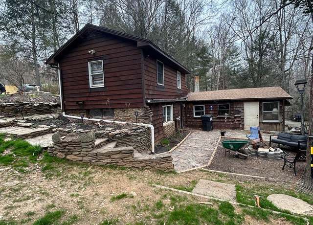 Property at 142 Hilltop Rd, Delta, PA 17314, 3 beds, 1 bath