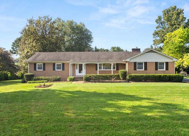 Property at 101 Dutton Pl, Winchester, VA 22601, 3 beds, 2 baths