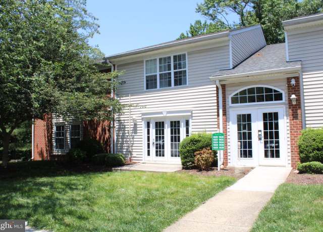 Property at 15524 Horseshoe Ln, Woodbridge, VA 22191, 2 beds, 1.5 baths