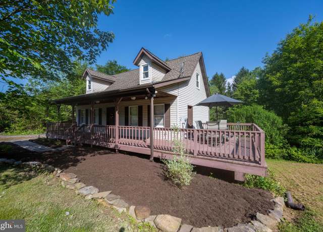 Property at 163 Crestview Dr, Oakland, MD 21550, 3 beds, 2.5 baths