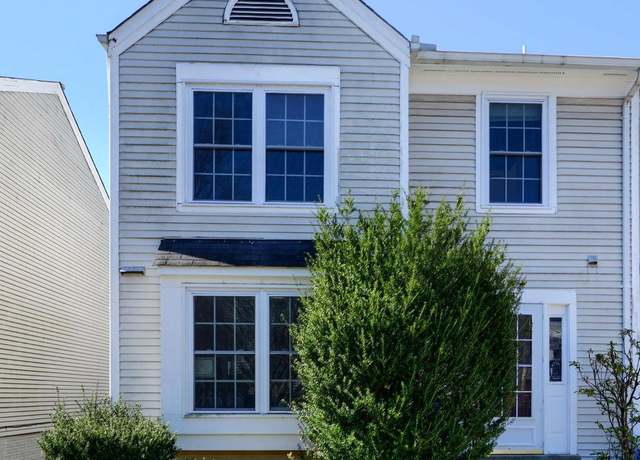 Property at 18313 Hallmark Ct, Gaithersburg, MD 20879, 3 beds, 3 baths