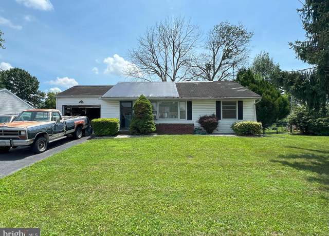 Property at 17911 Oak Ridge Dr, Hagerstown, MD 21740, 3 beds, 2 baths