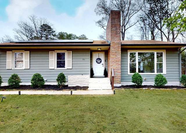 Property at 911 N 10th St, Millville, NJ 08332, 3 beds, 1.5 baths