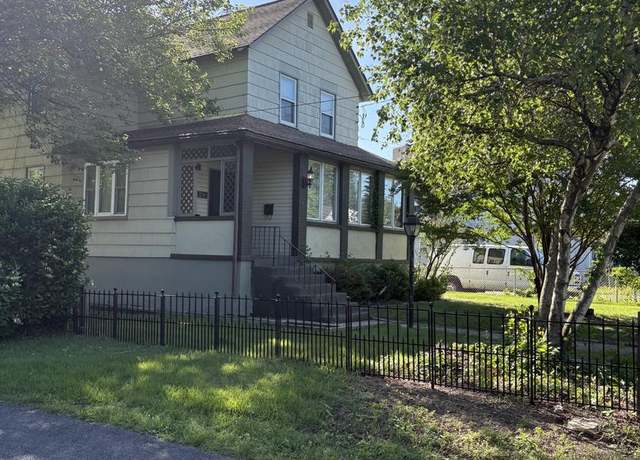 Property at 29 Lincoln Ave, Clementon, NJ 08021, 2 beds, 1.5 baths