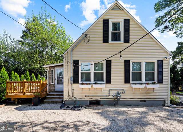 Property at 293 Brick Ave, Bayville, NJ 08721, 2 beds, 1 bath