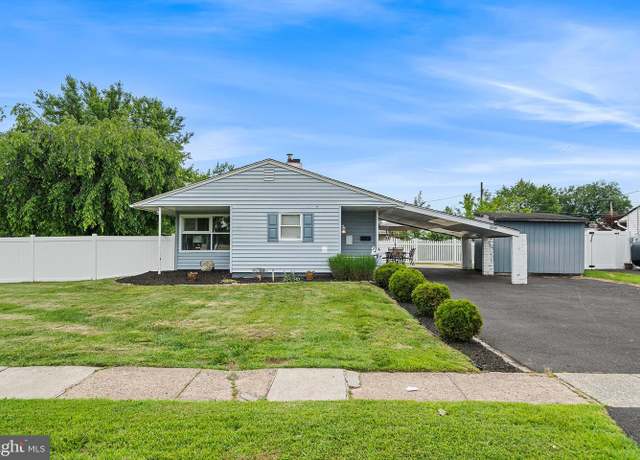 Property at 1 Swan Ln, Levittown, PA 19055, 3 beds, 1 bath
