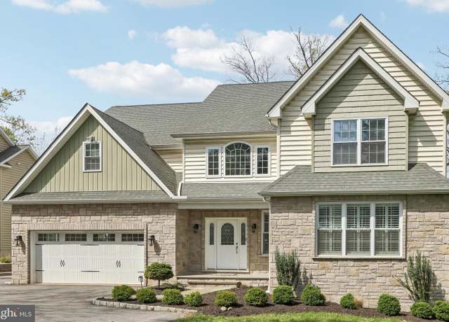 Property at 10 E Central Ave, Paoli, PA 19301, 4 beds, 4 baths