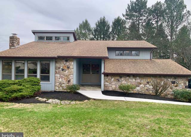 Property at 8216 Peach Ln, Fogelsville, PA 18051, 4 beds, 3 baths