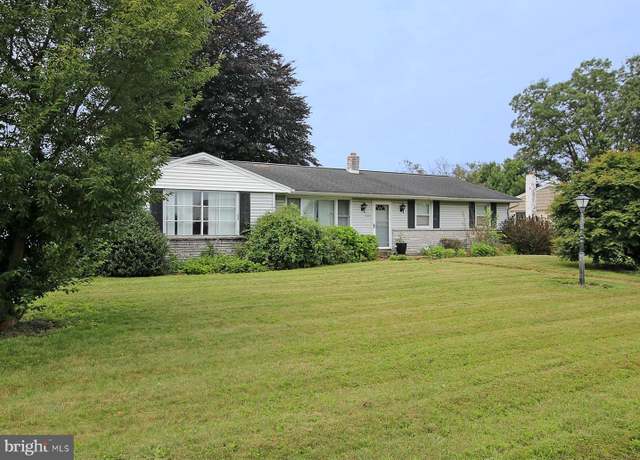 Property at 421 Hilltop Rd, Myerstown, PA 17067, 3 beds, 2 baths