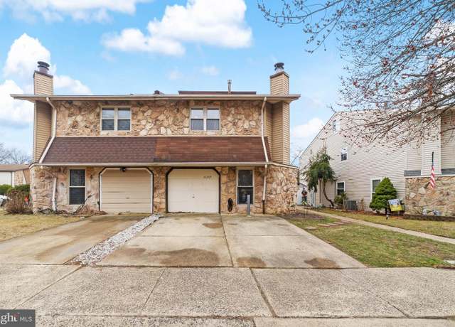Property at 10233 Murty Ln, Philadelphia, PA 19116, 6 beds, 3.5 baths