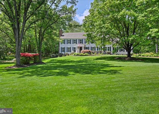 Property at 10918 Lake Windermere Dr, Great Falls, VA 22066, 5 beds, 3.5 baths