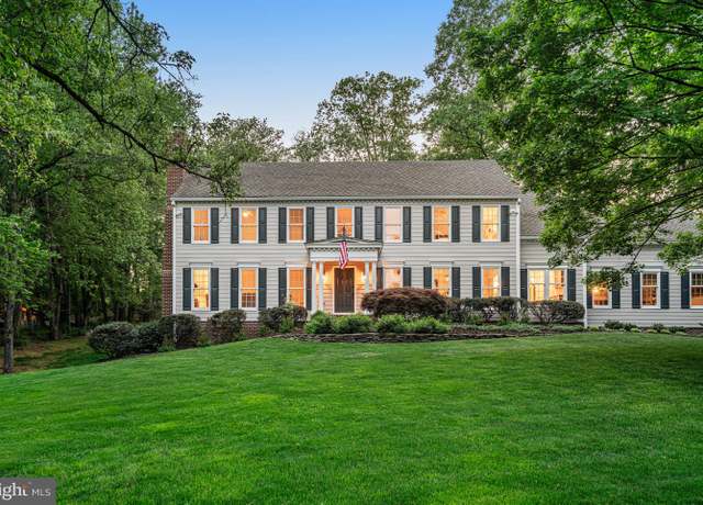 Property at 10918 Lake Windermere Dr, Great Falls, VA 22066, 5 beds, 3.5 baths