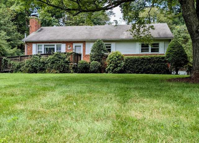 Property at 4038 Doveville Ln, Fairfax, VA 22032, 4 beds, 2 baths