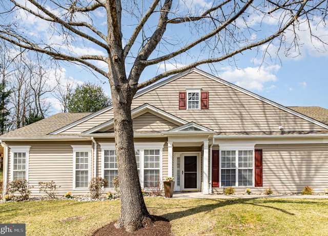 Property at 1951 Mobilia Ct, Woodbridge, VA 22192, 2 beds, 2 baths