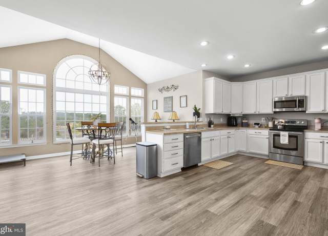 Property at 5233 Windbreak Dr, Fredericksburg, VA 22407, 4 beds, 3 baths