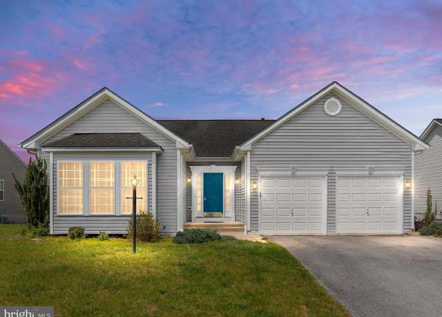 Property at 77 Hook Dr, Martinsburg, WV 25405, 3 beds, 3 baths