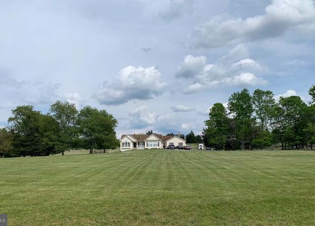 Property at 78 Colonel Myers Dr, Martinsburg, WV 25404, 4 beds, 3.5 baths