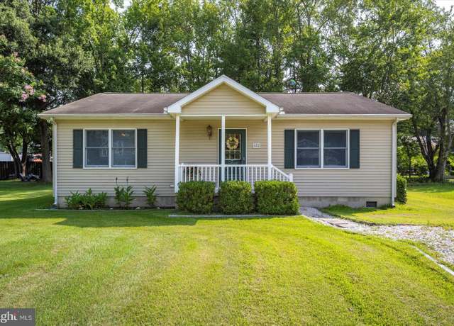 Property at 682 Collins St, Bethany Beach, DE 19930, 4 beds, 2 baths