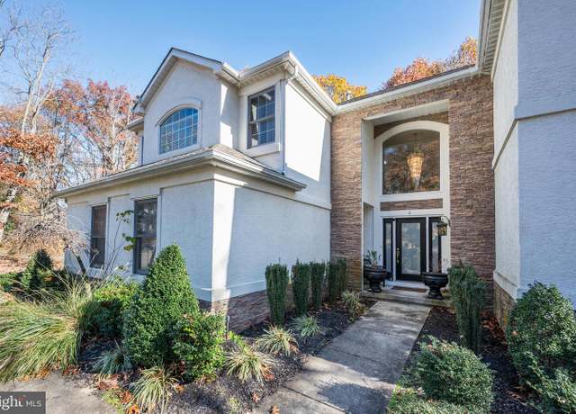 Property at 2 Callison Ln, Voorhees, NJ 08043, 4 beds, 2.5 baths