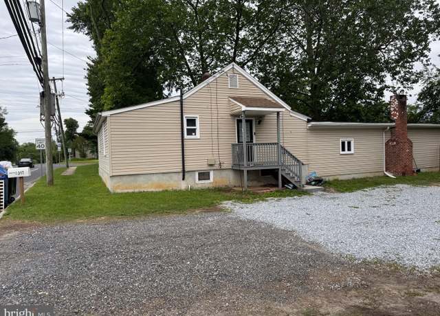 Property at 317 Delaware Ave St, West Deptford, NJ 08086, 3 beds, 1.5 baths