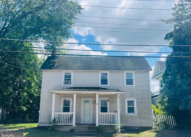 Property at 622 W Broad St, Gibbstown, NJ 08027, 4 beds, 1.5 baths