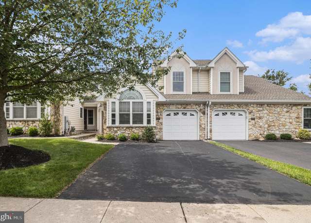 Property at 62 Ashley Dr, Warminster, PA 18974, 2 beds, 2.5 baths