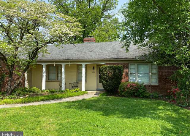 Property at 609 29th St S, Arlington, VA 22202, 4 beds, 4 baths