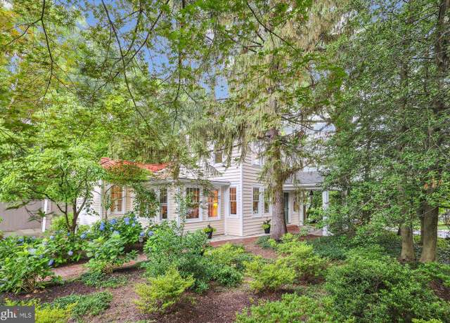 Property at 300 E Broad St, Falls Church, VA 22046, 3 beds, 2.5 baths