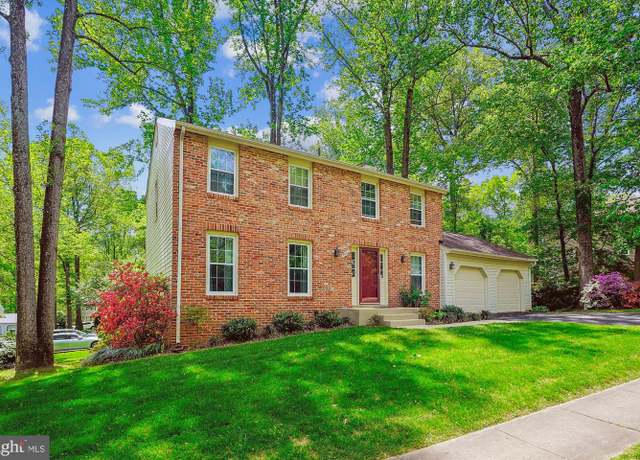 Property at 5938 New England Woods Dr, Burke, VA 22015, 4 beds, 2.5 baths