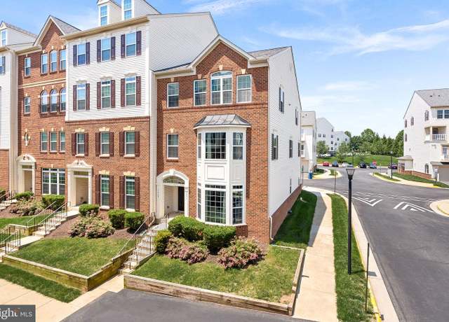 Property at 7471 Brunson Cir Unit 10A, Gainesville, VA 20155, 3 beds, 2.5 baths