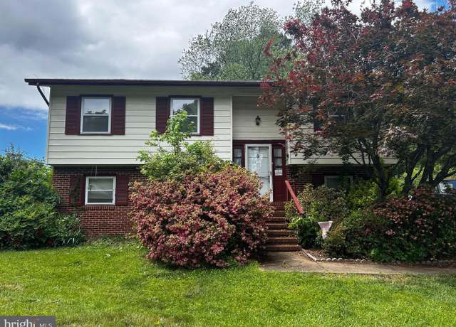 Property at 828 Salem Dr, Fredericksburg, VA 22407, 3 beds, 1.5 baths