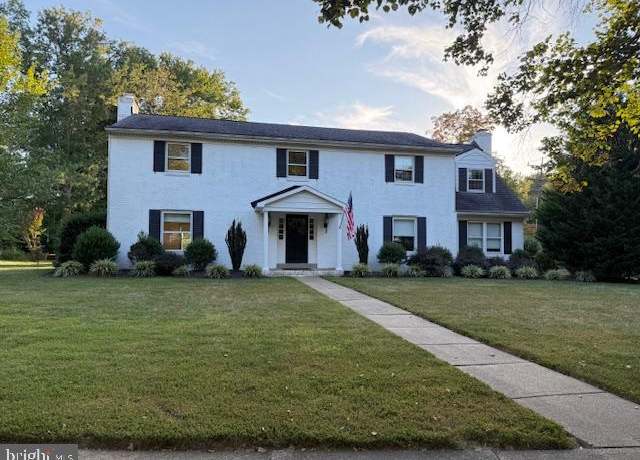 Property at 617 Berwick Rd, Wilmington, DE 19803, 5 beds, 2.5 baths