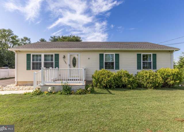 Property at 10 Hillcrest Ave, Bridgeton, NJ 08302, 3 beds, 1.5 baths