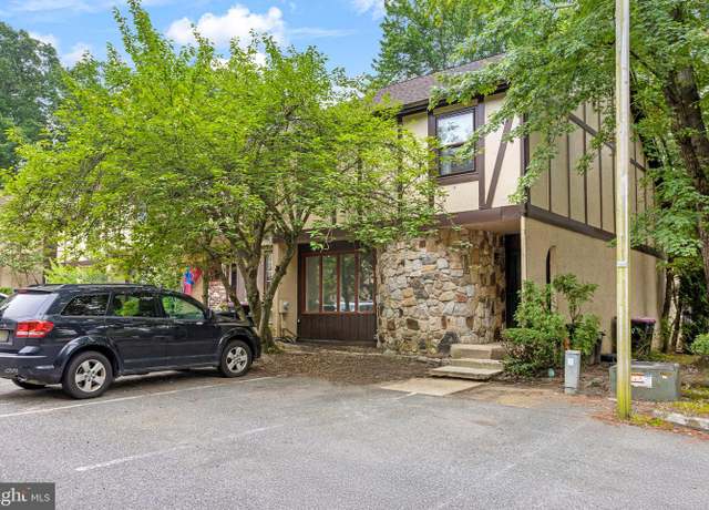 Property at 229 Keats Ct, Sicklerville, NJ 08081, 3 beds, 2.5 baths