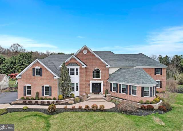 Property at 4 Jonathan Dr, Robbinsville, NJ 08691, 5 beds, 5 baths