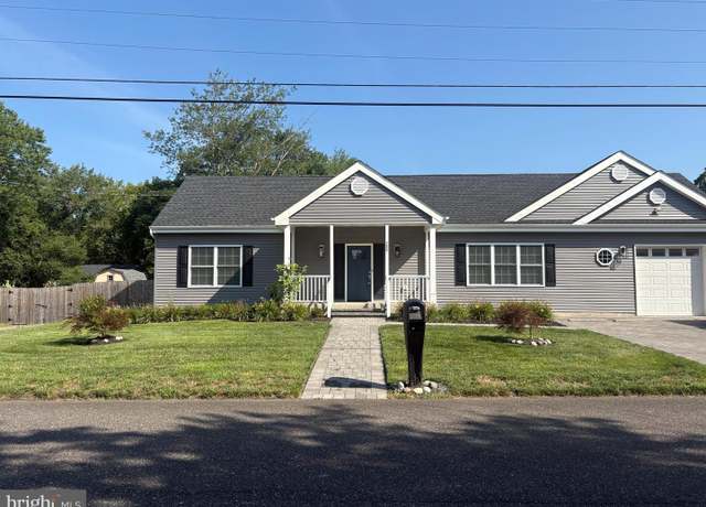 Property at 237 Lakeside Dr, Tuckerton, NJ 08087, 3 beds, 2.5 baths