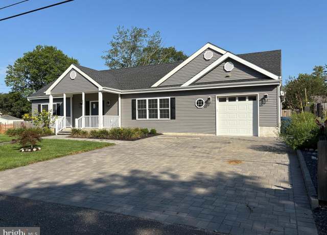 Property at 237 Lakeside Dr, Tuckerton, NJ 08087, 3 beds, 2.5 baths