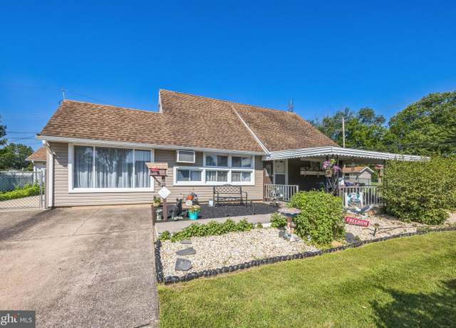 Property at 87 Vermillion Ln, Levittown, PA 19054, 4 beds, 2 baths