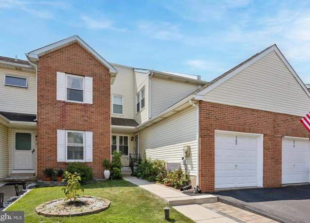 Property at 580 S Mount Vernon Cir, Bensalem, PA 19020, 3 beds, 2.5 baths