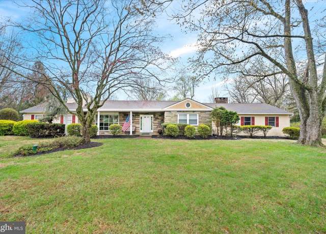 Property at 4 Judith Ln, Thornton, PA 19373, 5 beds, 4 baths