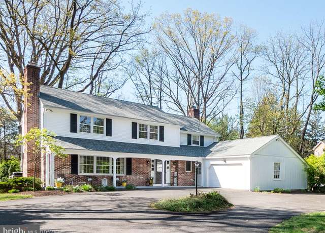 Property at 3856 Maulfair Pl, Allentown, PA 18103, 4 beds, 2.5 baths