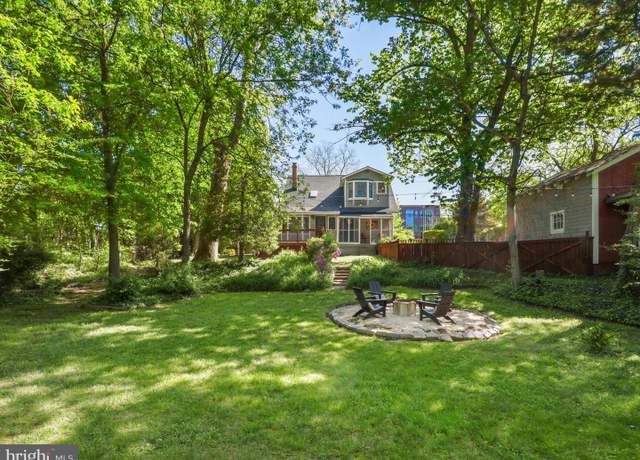 Property at 2804 King St, Alexandria, VA 22302, 3 beds, 2 baths