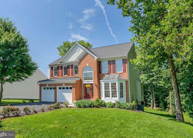 Property at 1518 Summerset Pl, Herndon, VA 20170, 4 beds, 3.5 baths