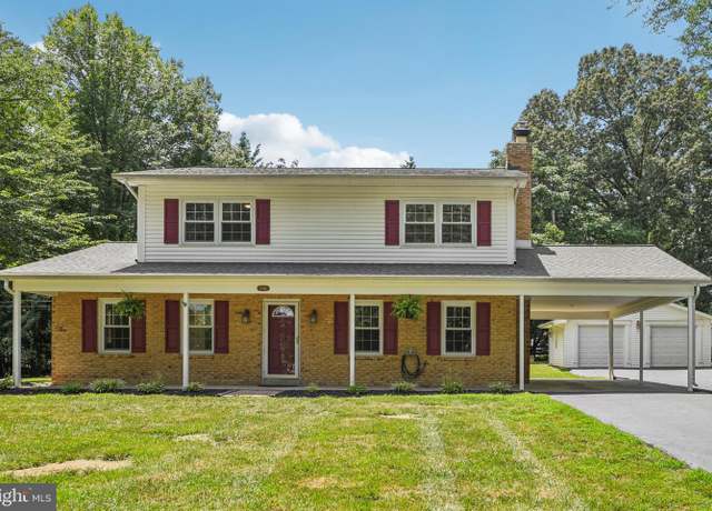 Property at 12761 Rockwood Ln, Woodbridge, VA 22192, 4 beds, 2.5 baths