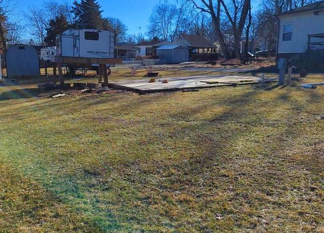 Property at Block 87 Lot 11 Pikers Peak/hot Spgs, Falling Waters, WV 25419