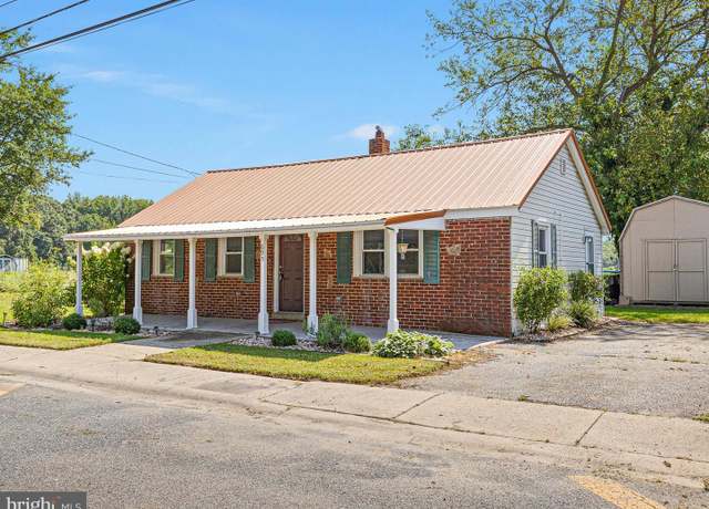 Property at 695 South St, Townsend, DE 19734, 2 beds, 1 bath