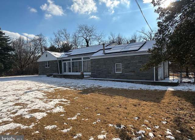 Property at 233 White Horse Pike, Atco, NJ 08004, 3 beds, 1 bath