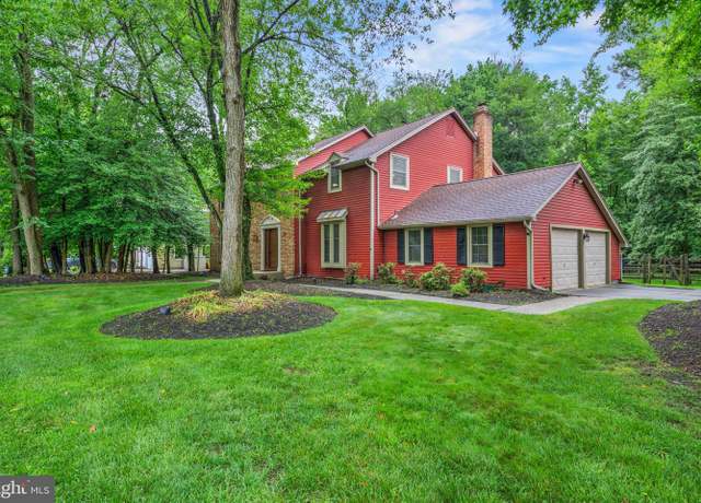 Property at 19 Red Oak Dr, Voorhees, NJ 08043, 4 beds, 2.5 baths
