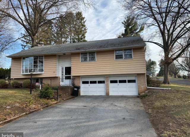 Property at 419 Eshleman Dr, Lititz, PA 17543, 3 beds, 1.5 baths